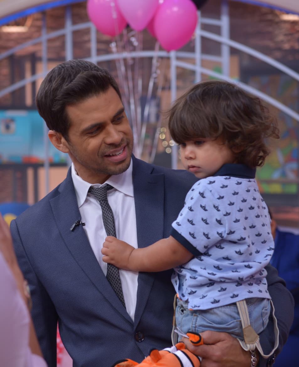 Del tal palo tal astilla, el hijo de Pedro Moreno es tan guapo como su papá.