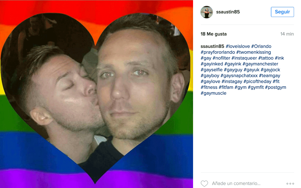 Acompañados de las etiquetas #LoveisLove #PrayForOrlando y #TwoMenKissing, miles de usuarios gay publicaron sus fotografías en redes para apoyar a las víctimas de la masacre de Orlando y rechazar el ataque a la comunidad LGTB.