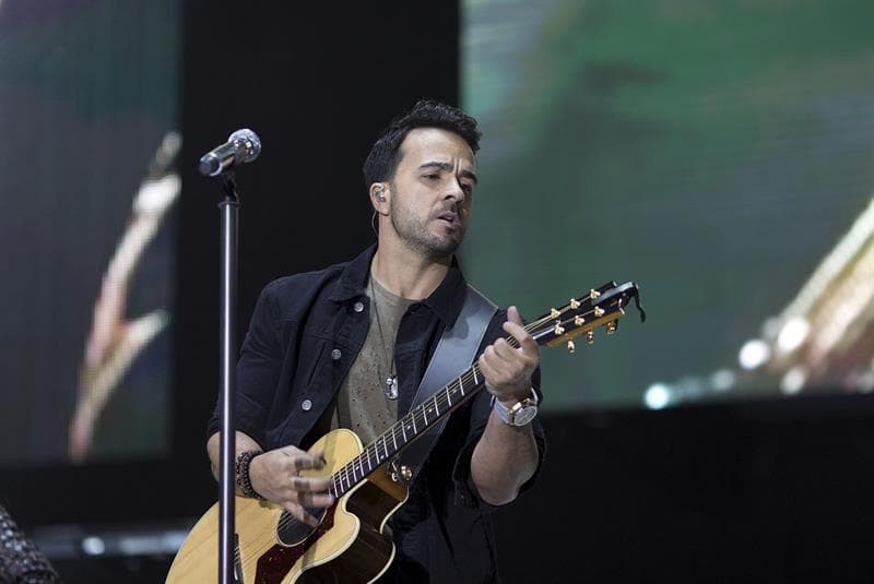 Luis Fonsi cantó 'Despacito', sin Daddy Yankee.
