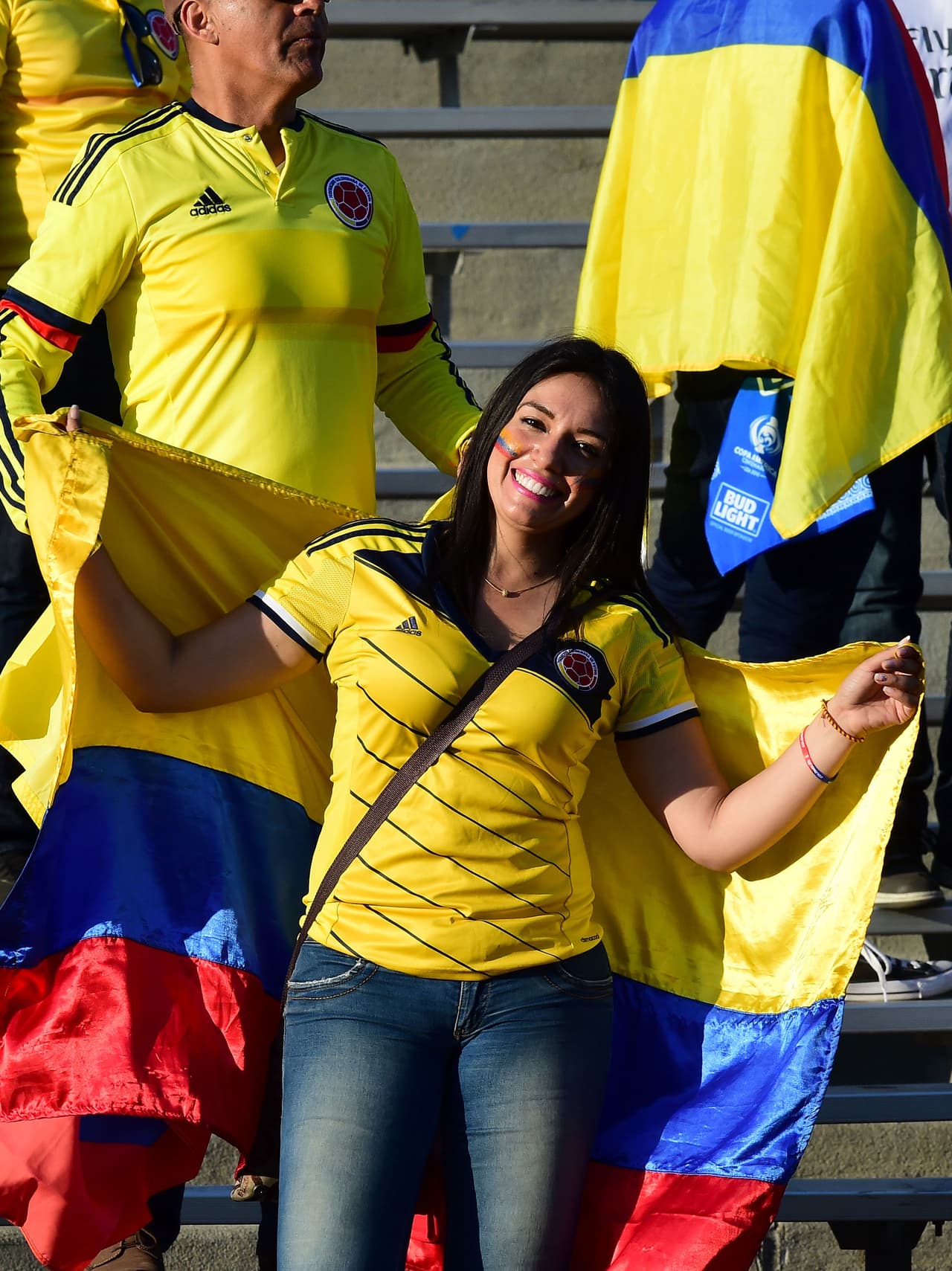 La Copa América Centenario no sólo fue un espectáculo dentro de las canchas sino en las gradas. Disfruta de las bellezas que apoyaron a sus ídolos.