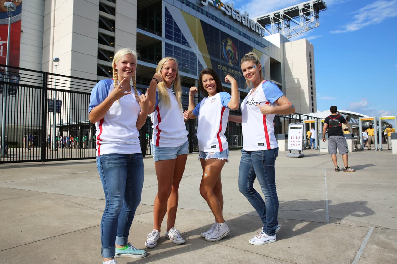 La Copa América Centenario no sólo fue un espectáculo dentro de las canchas sino en las gradas. Disfruta de las bellezas que apoyaron a sus ídolos.
