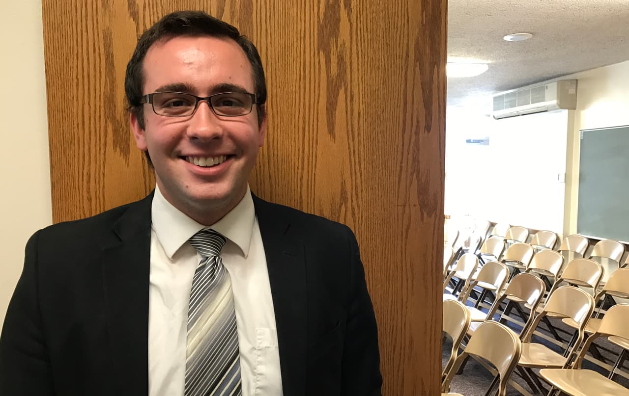 Richie Angel, de 21 años, fue misionero en Chile durante dos años.