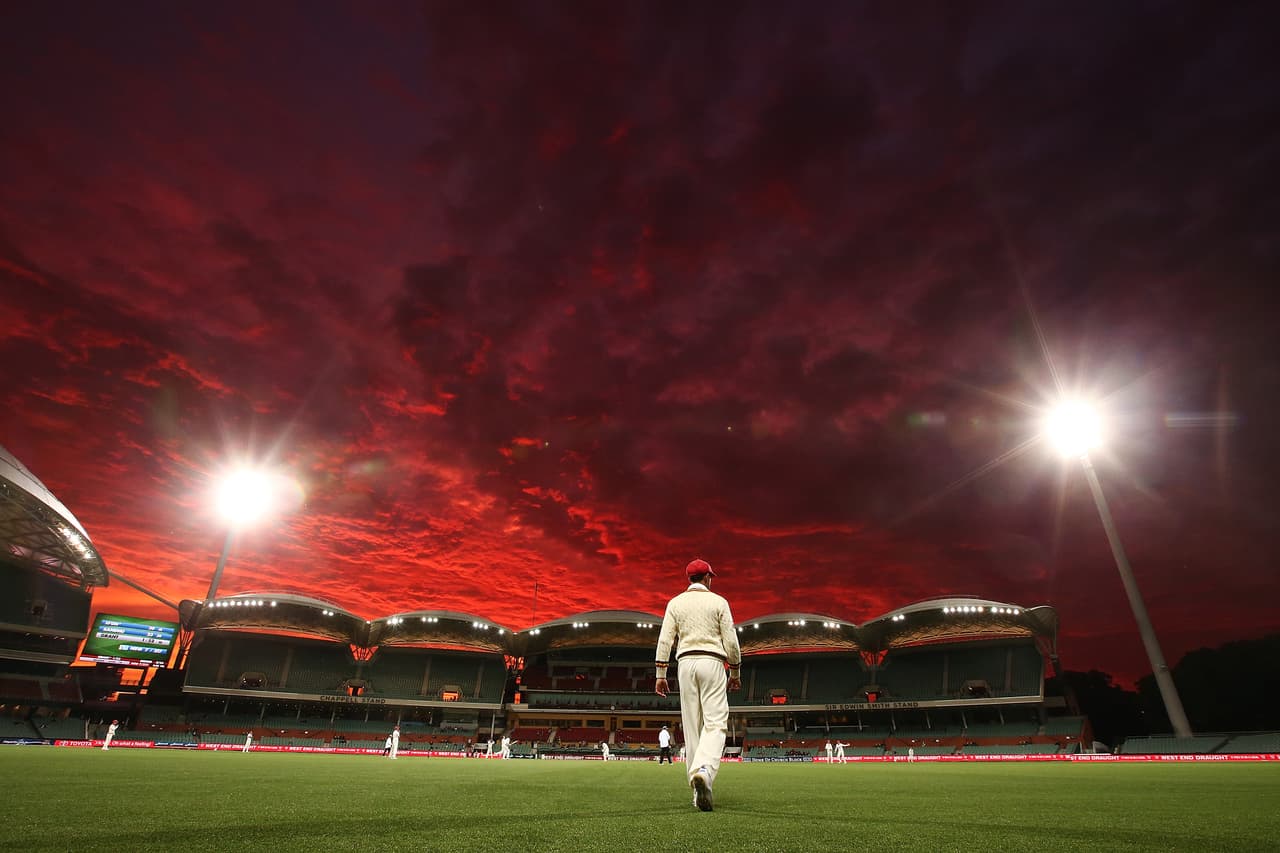 Ese fue el primero de los cuatro enfrentamientos entre ambos equipos bajo este cielo rojo.
