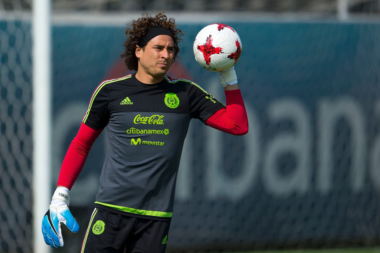 En medio de la puja de clubes españoles como La Coruña y Las Palmas por los servicios del arquero de 32 años, la selección le servirá para convencerlos de su buen momento.