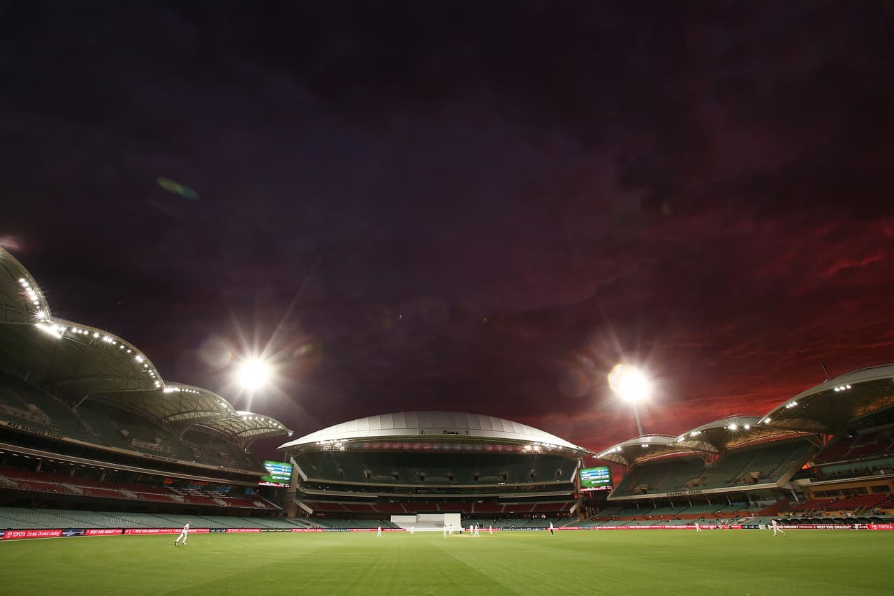 Los equipos de South Australia y New South Wales se enfrentaron en el Adelaide Oval como parte del primer día de competncia del Sheffield Shield.