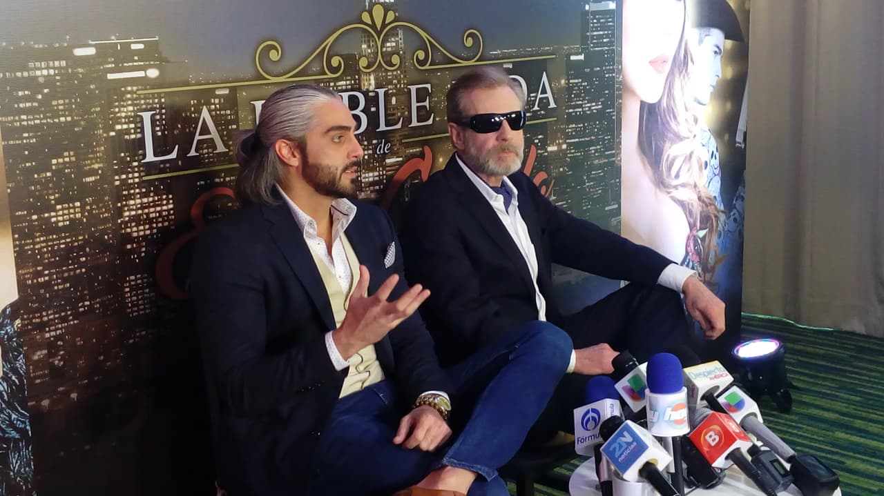 Ambos son parte de
<i>La doble vida de Estela Carrillo.</i> Ariadne es la protagonista, mientras que Marco será uno de los temibles villanos de la historia.