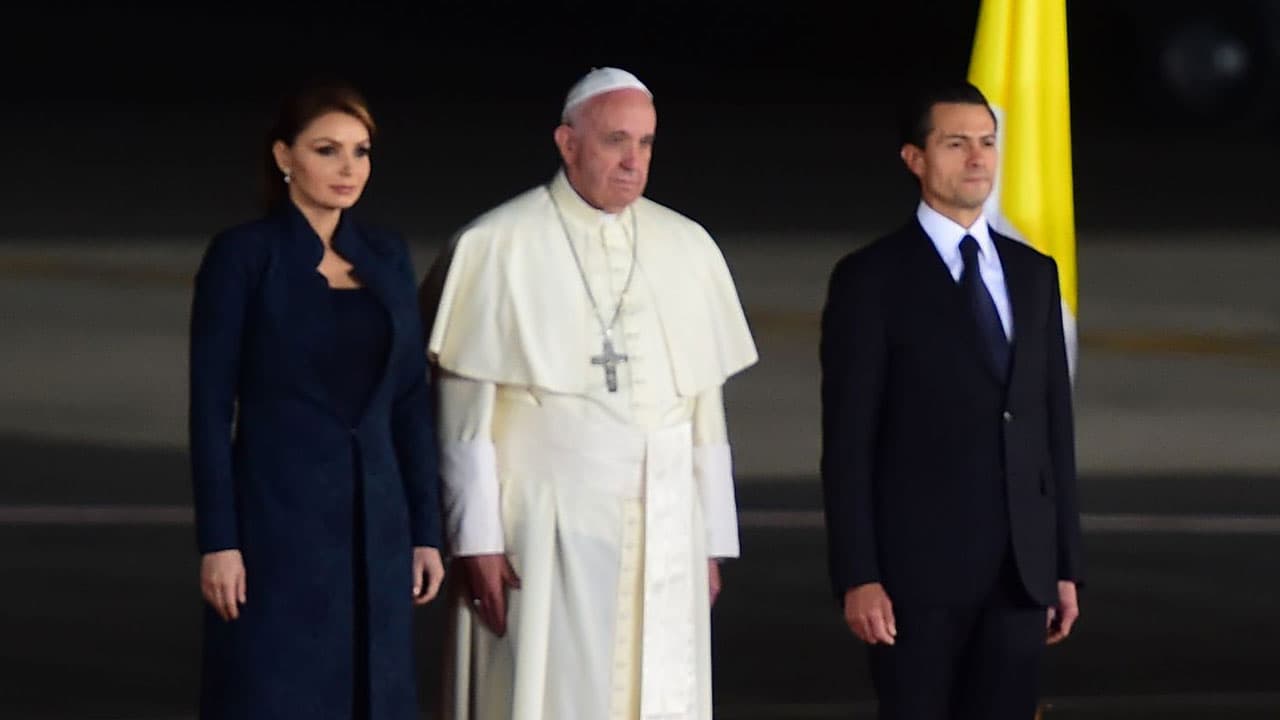 Así lució Angélica junto al Papa en su último día de visita.