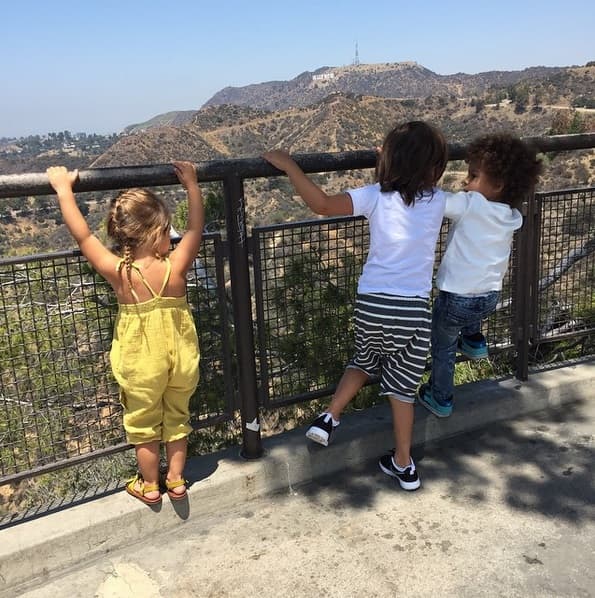 Cómodida, confort y flexibilidad. ¡Tres ventajas de usar un palazzo como Penelope! Es una vestimenta adecuada para ir al colegio a sacar buenas notas.