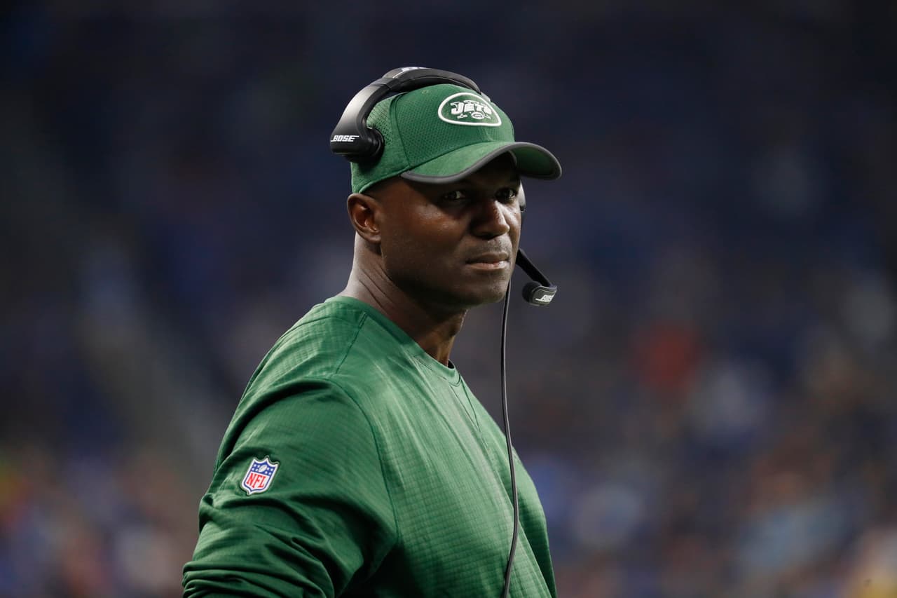 <i>Head Coach</i>: TODD BOWLES
<br>Es un entrenador muy respetado por sus sistemas defensivos. Bowles comenzó su carrera de entrenador en jefe hace seis años con los Dolphins donde debutó con marca de 6-10.