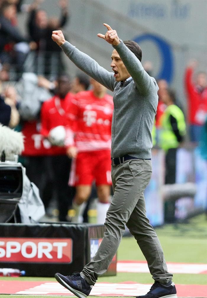 El tanto del mexicano le devolvió la alegría a su entrenador en pleno cumpleaños. De a poco el atacante se gana la confianza de su director técnico.