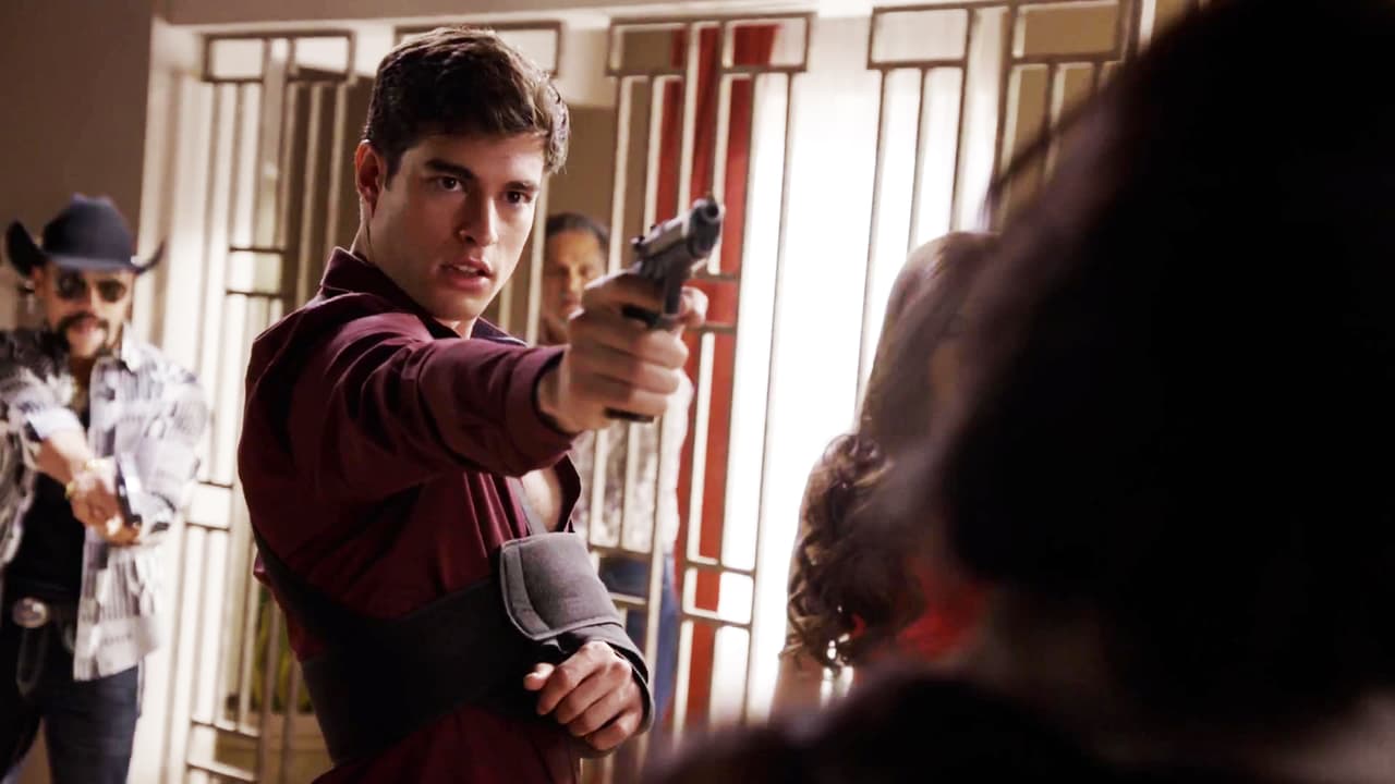 <b><a href="http://www.univision.com/temas/danilo-carrera">Danilo Carrera</a></b> ha sido un verdadero dolor de cabeza para
<b><a href="http://www.univision.com/novelas/la-doble-vida-de-estela-carrillo/ariadne-diaz-es-estela-carrillo-en-la-doble-vida-de-estela-carrillo">Laura</a></b> y
<b><a href="http://www.univision.com/novelas/la-doble-vida-de-estela-carrillo/david-zepeda-es-ryan-cabrera-en-la-doble-vida-de-estela-carrillo">Ryan</a></b> en
<b><a href="http://www.univision.com/novelas/la-doble-vida-de-estela-carrillo">'La doble vida de Estela Carrillo'</a></b>.