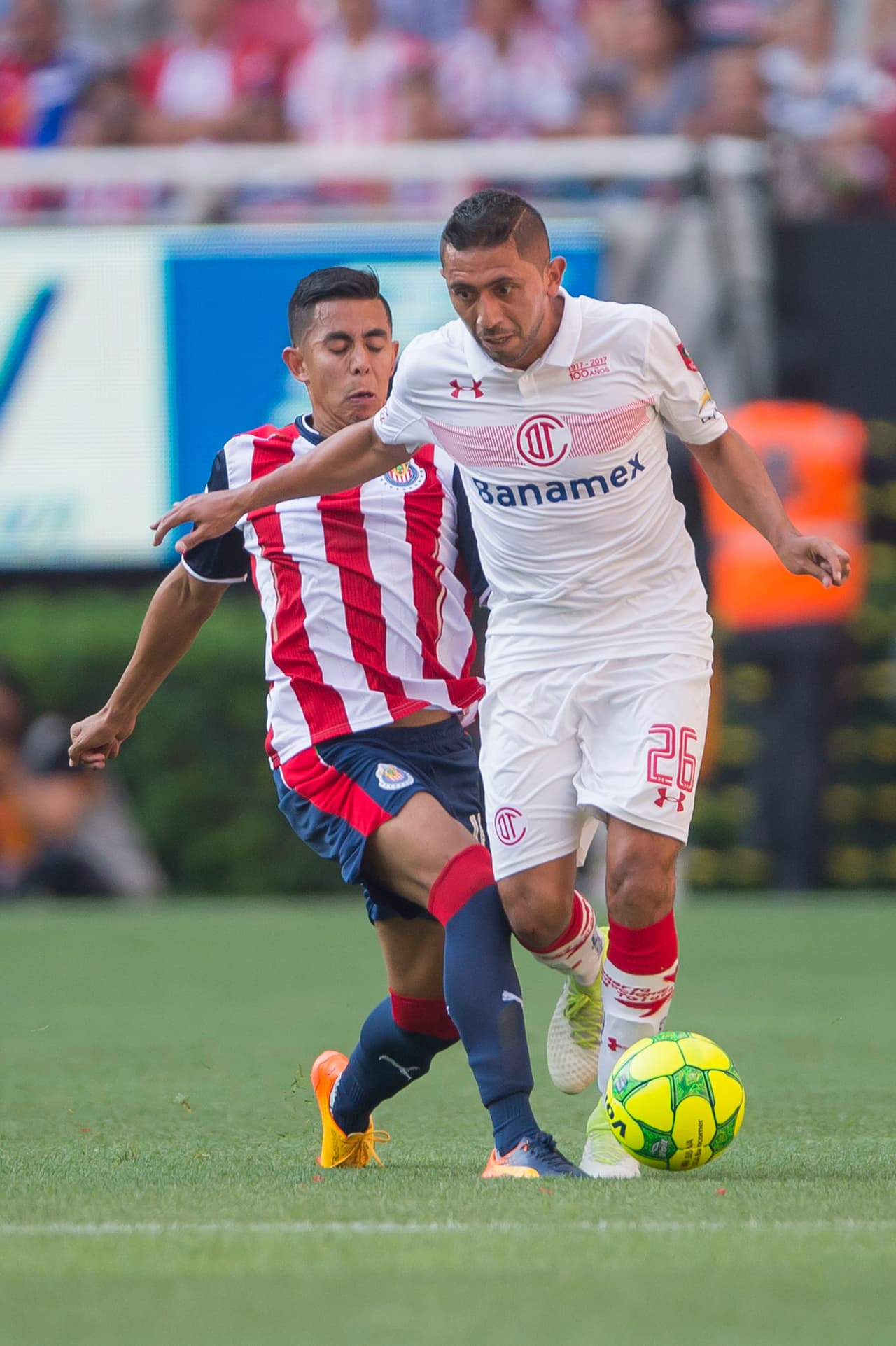 Erbin Trejo, de buenas actuaciones en el Deportivo Toluca, llegó en compra definitiva a Gallos Blancos de Querétaro.