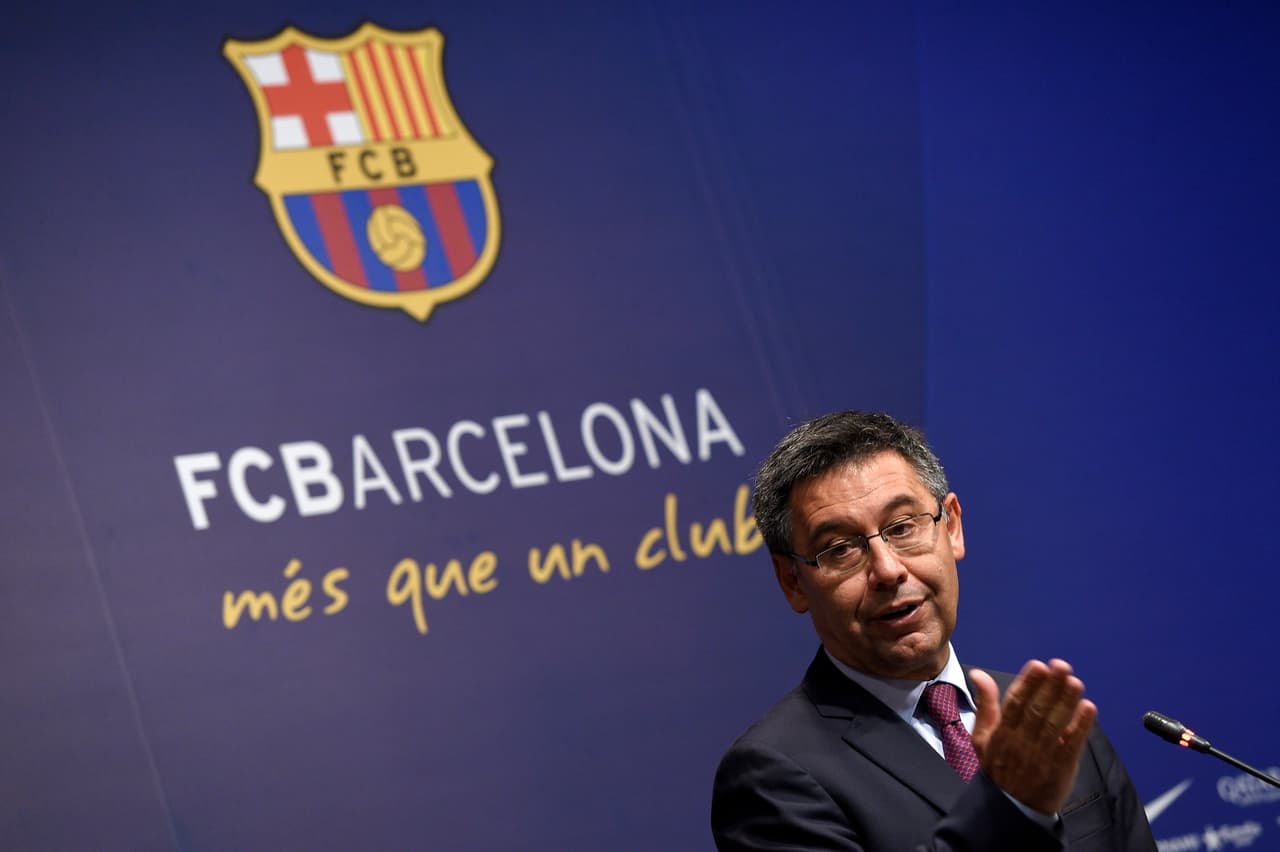 El presidente blaugrana, Josep Bartomeu, ha declarado que la claúsula de 222 millones es un 'blindaje' diseñado para evitar la salida de Neymar, ya que pagar tanto dinero significa romper el 'Financial Fair Play'.