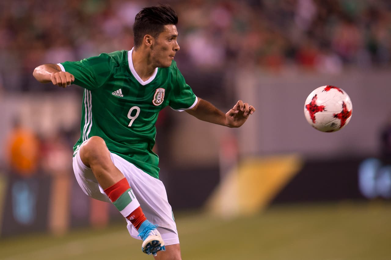 Jiménez ha ratificado con el 'Tri' su capacidad goleadora y colectiva, algo que debería convencer al Benfica de mantenerlo o a otros clubes más grandes de tenerlo en su radar.