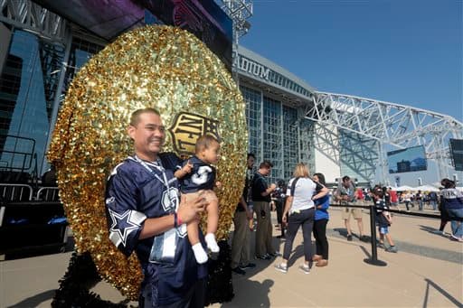Los Dallas Cowboys permitieron que los Atlanta Falcons pisaran el acelerador para llevarse la victoria 39-28, checa las mejores imágenes del duelo.