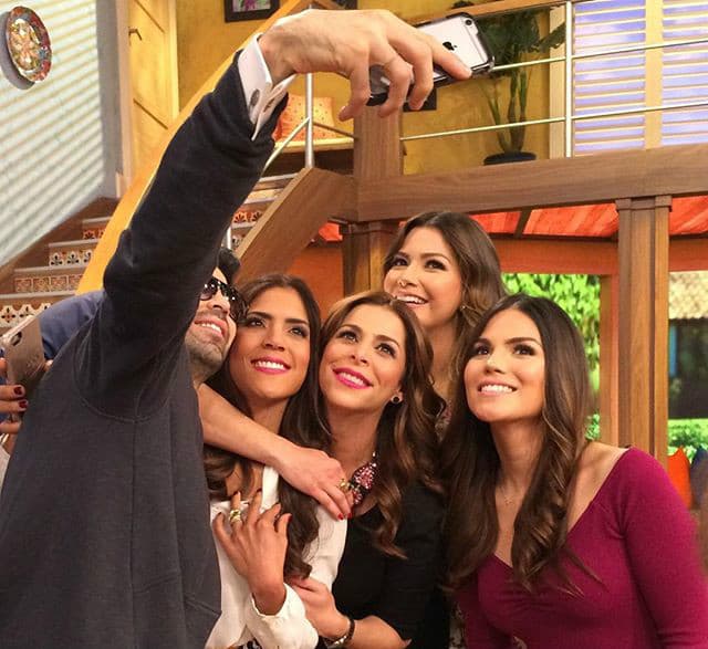 ¡Selfie con los más guapos de la casita! (22 de febrero, 2016)