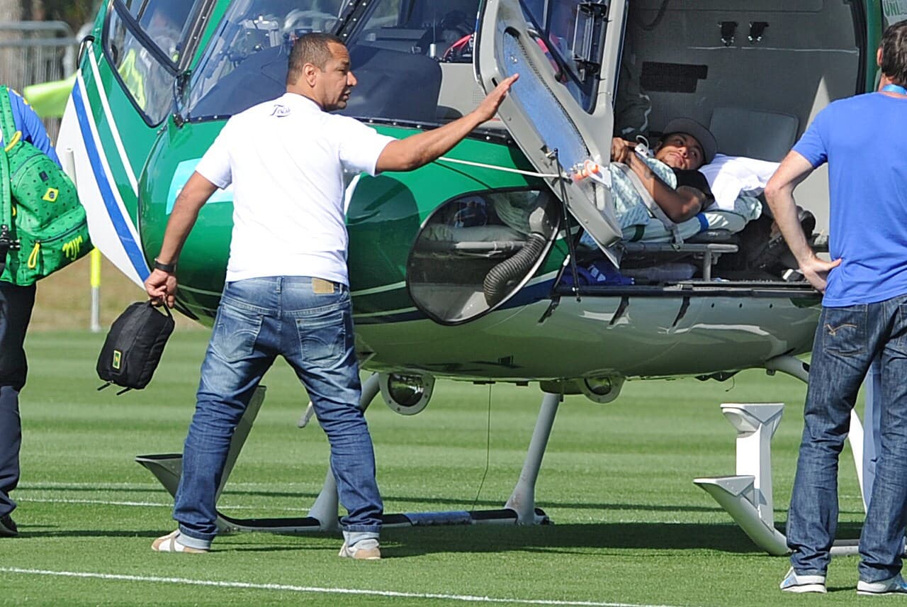 Pero Neymar Junior sigue confiando en su padre, quien ha estado a su lado en momentos difíciles, como cuando resultó fracturado por el colombiano Juan Zúñiga durante el Mundial 2014.