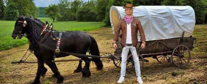 Cristiano Ronaldo compartió en redes sociales una imagen junto a su nuevo automóvil, pero los usuarios poca atención le prestaron a su nueva adquisición y aprovecharon para burlarse de su pose frente a la cámara con memes llenos de humor en situaciones hilarantes.