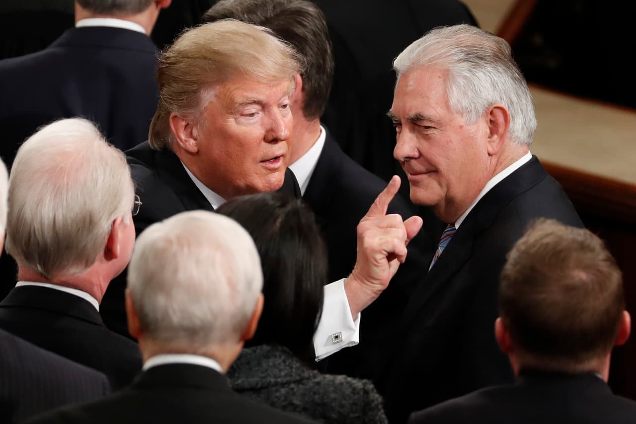 El encuentro con su equipo despues de terminar el discurso.
