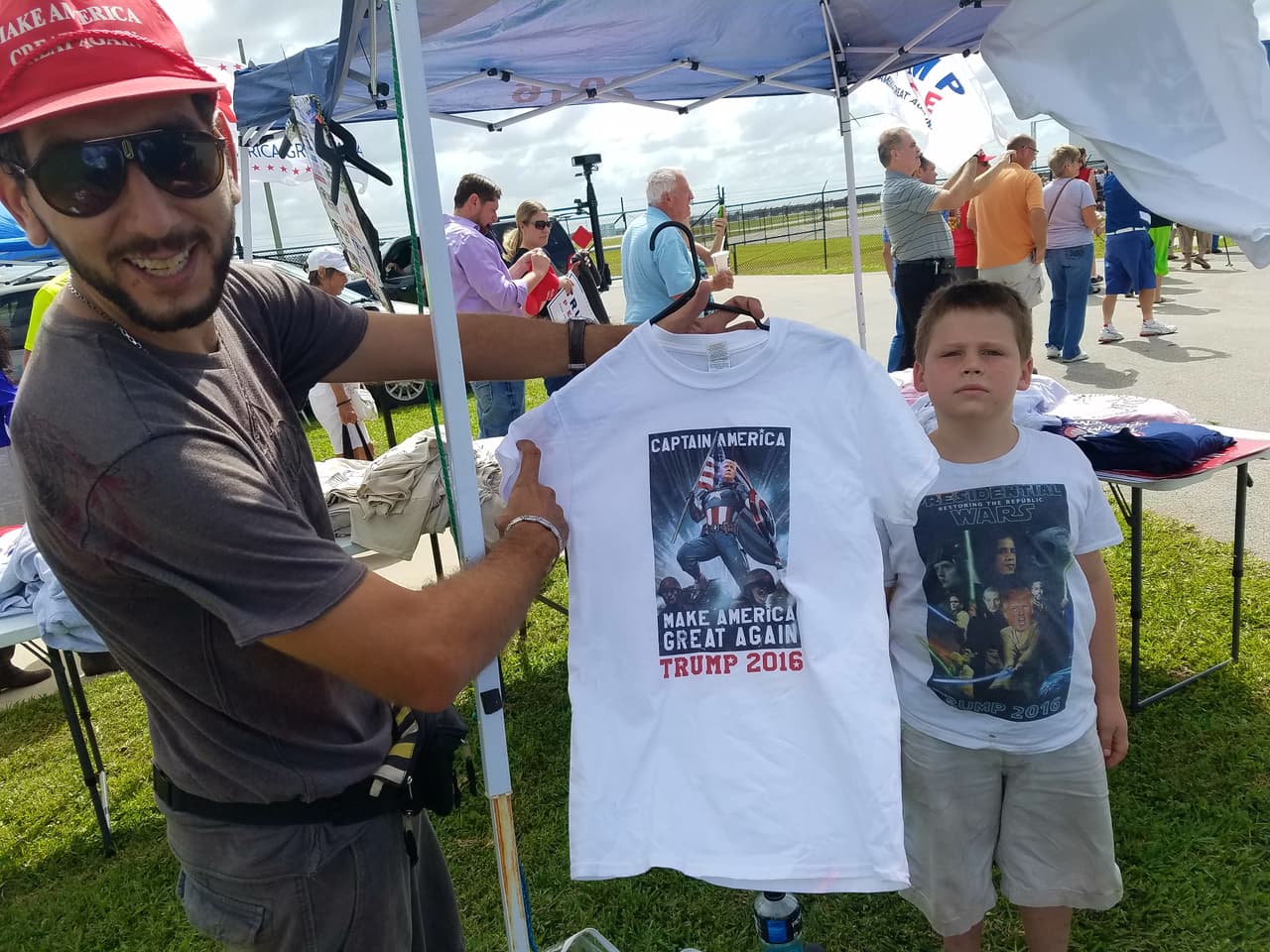 Tomy Dastamanis ha visto desde hace un año cómo los mítines de Trump han ido creciendo.