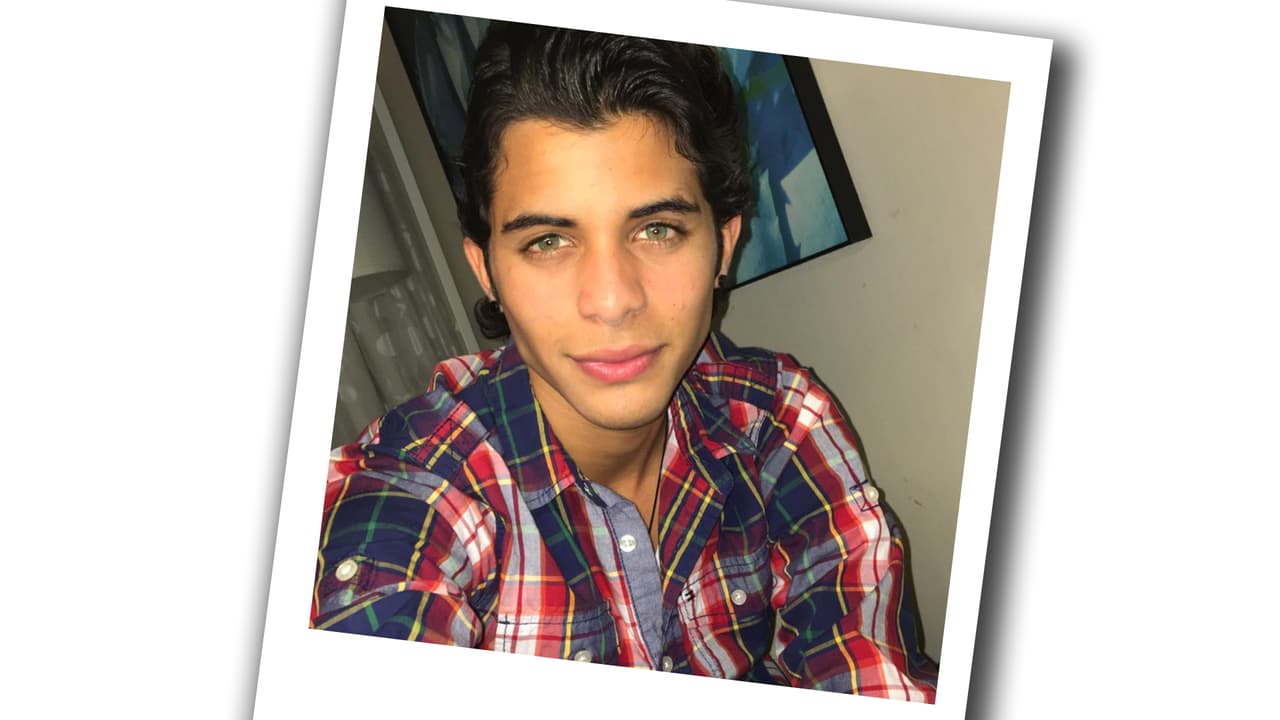 A Erick lo han comparado con otros cubanos famosos y guapos como William Levy.