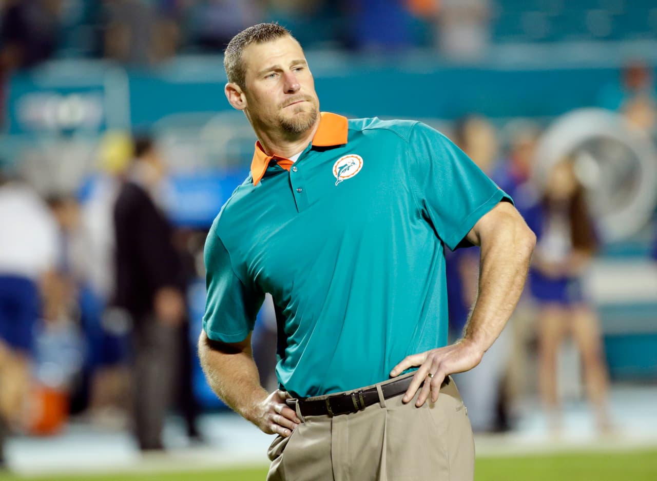 Dan Campbell (2015) (5 victorias, 7 derrotas).