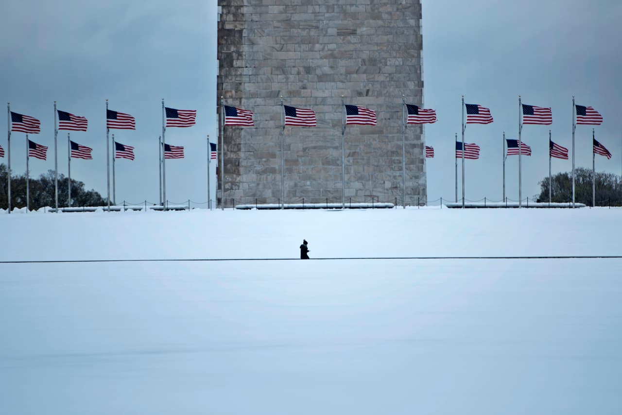 La nevada en el monumento a George Washington de la capital estadounidense.