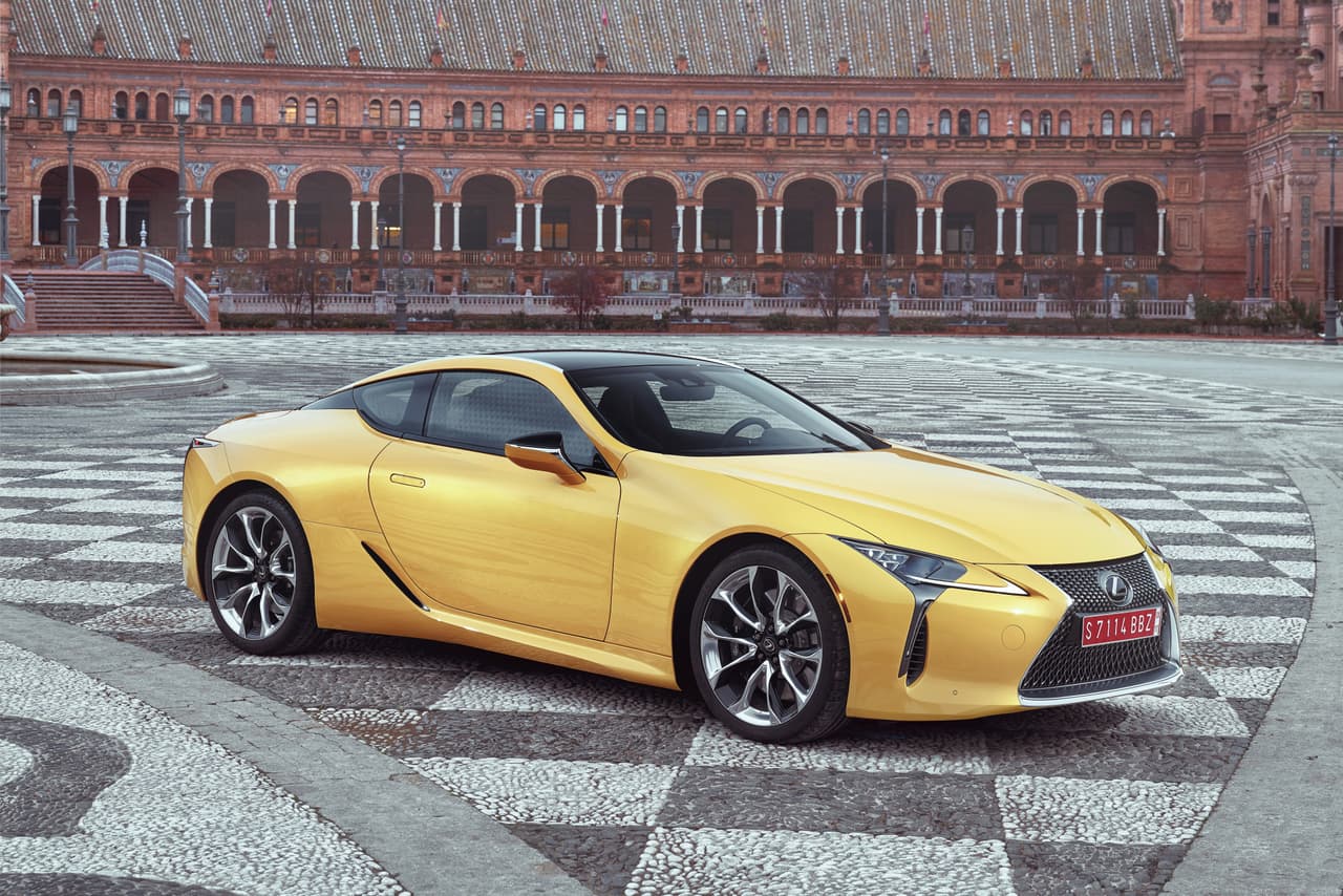 El
<b>LC500</b> es el
<b>nuevo coupé deportivo de <a href="http://www.univision.com/temas/lexus">Lexus</a></b>, con el que la marca busca combinar un nuevo diseño netamente deportivo con su estilo lujoso característico.