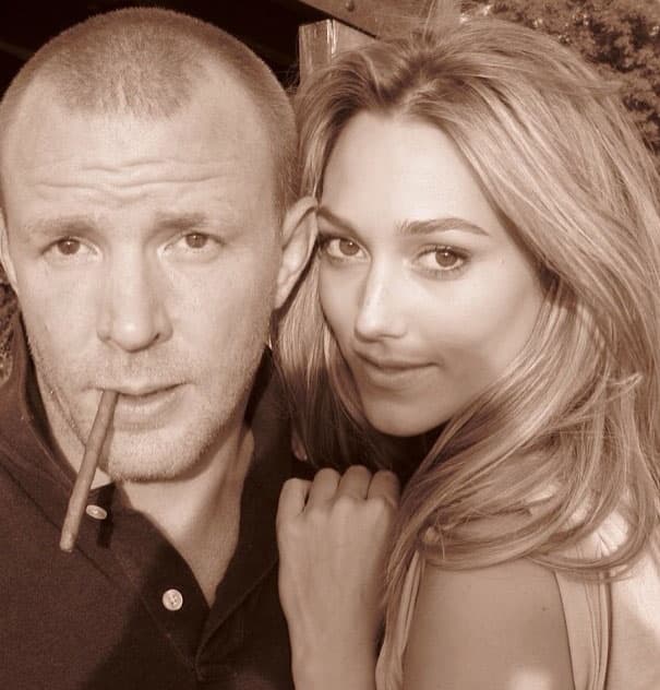 Eso pasa cuando son amigos del director británico Guy Ritchie.