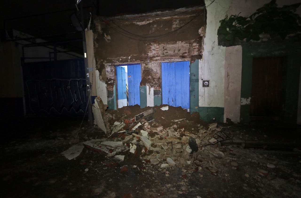 Daños en una vivienda en Oaxaca, a consecuencia del fuerte terremoto en México