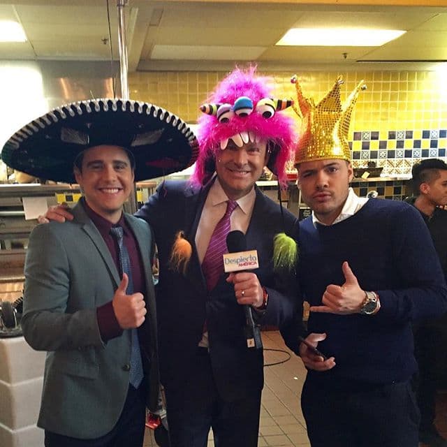 Desde Los Ángeles, felicitamos a los cumpleañeros. (12 de febrero, 2016)