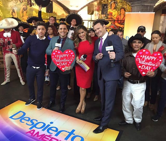 Este día del amor, pásala con tus personas favoritas. (12 de febrero, 2016)