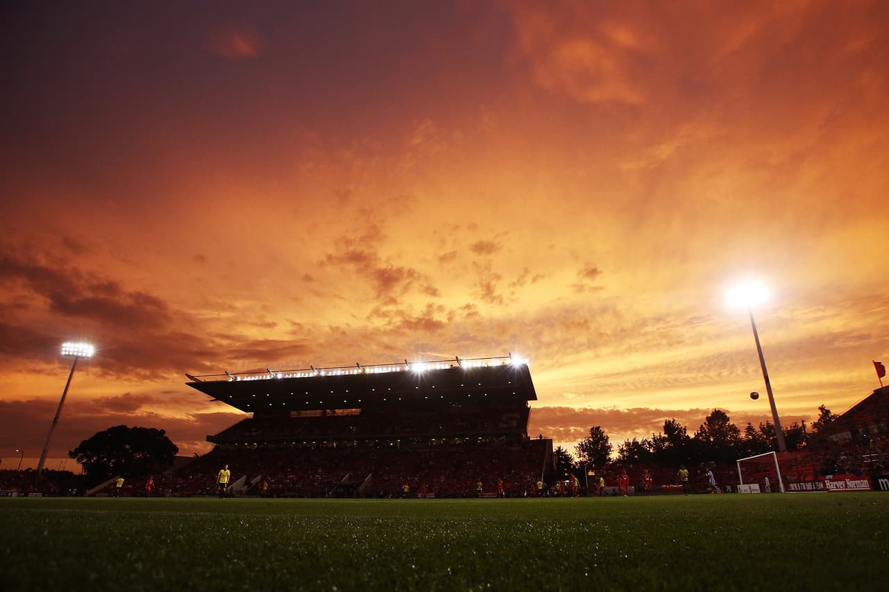Adelaida es una ciudad costera ubicada en la parte sur del océano Índico y tomó su nombre de la reina Adelaida, esposa del rey Guillermo IV del Reino Unido.