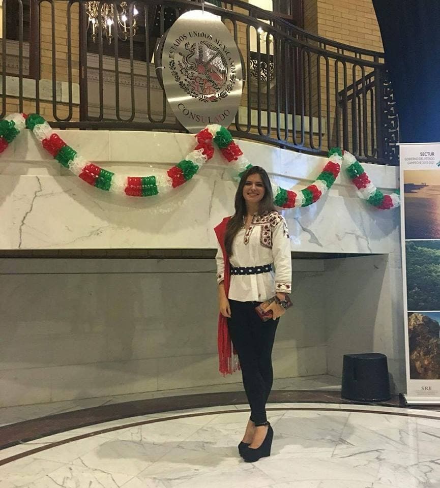 Mucho tiempo estuvo alejada de los reflectores, pero siempre persiguiendo su sueño de ser cantante.
<b>Daniela</b> tuvo la oportunidad de entrar a la universidad de música Berklee College of Music, en donde ha podido ir cumpliendo sus metas.