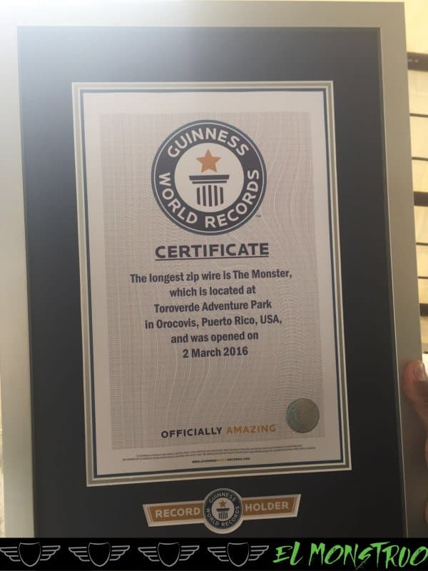 La atracción fue certificada por GUINNESS WORLD RECORDS™ como el “zip line” o tirolesa más larga del mundo.