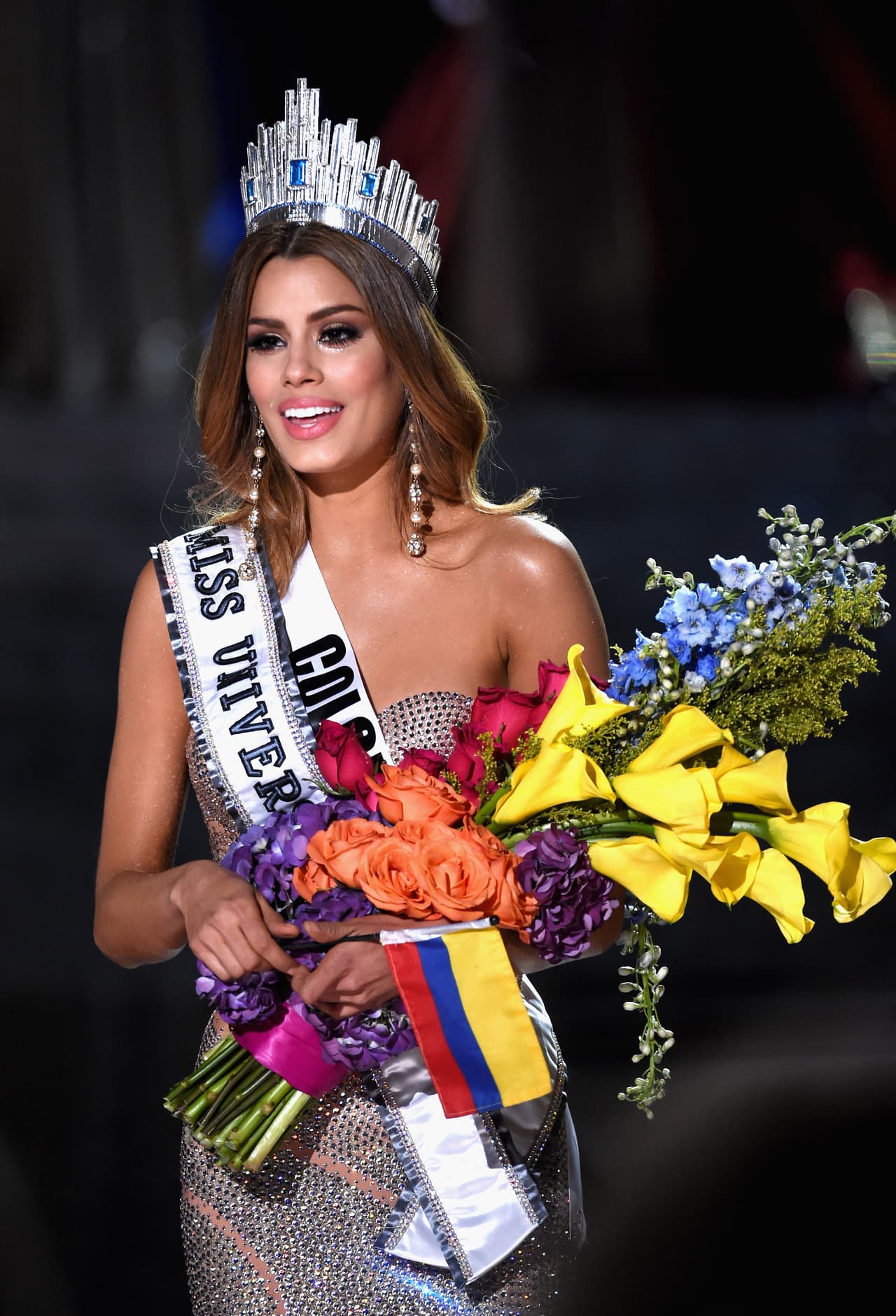 La colombiana Ariadna Gutiérrez había recibido la corona en un principio, pero tras un par de minutos de confusión, se le retiró el reconocimiento.