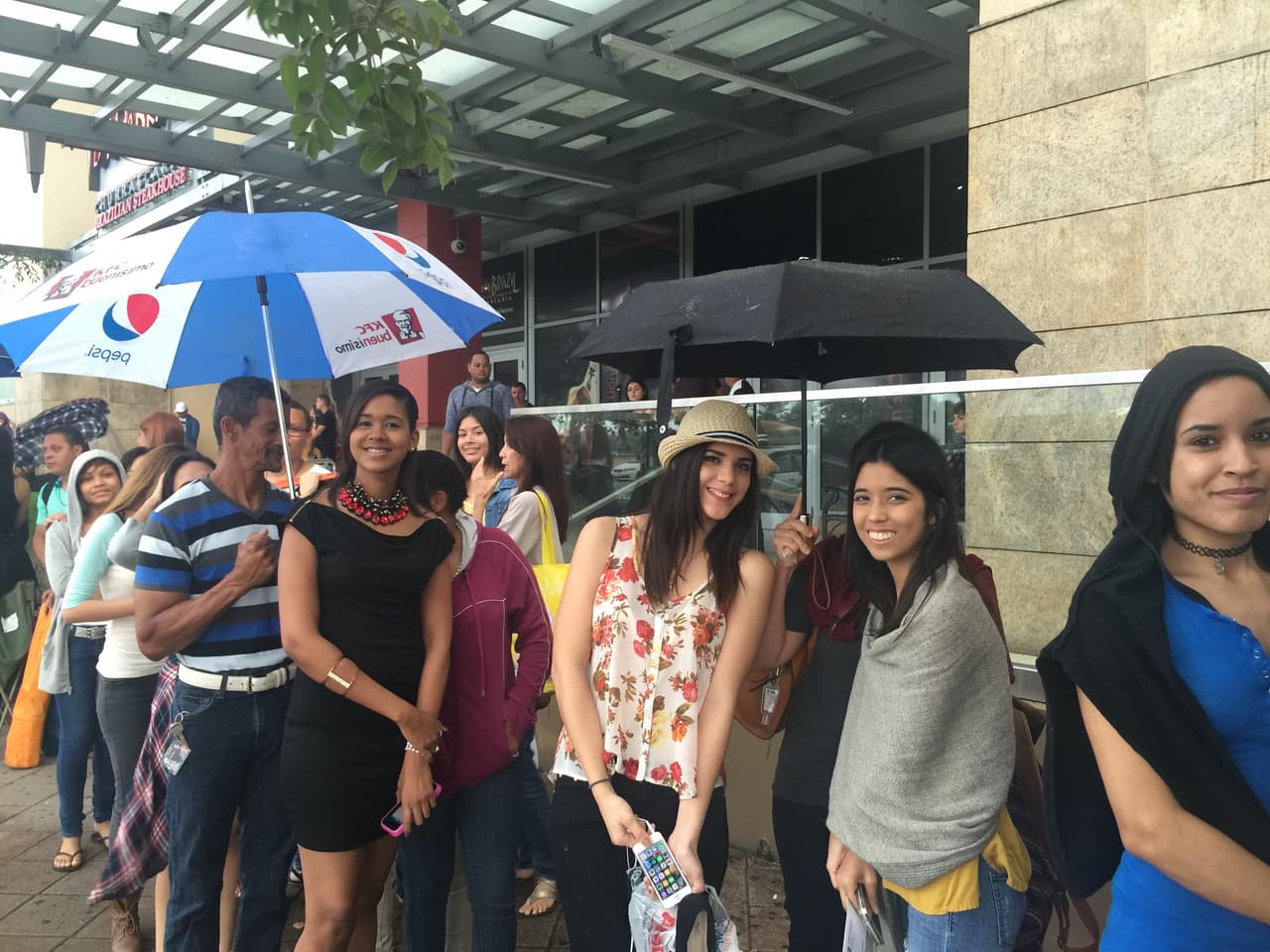 Chicas y chicos con talento llegaron de toda la isla, rompieron récord de asistencia y hasta la lluvia soportaron, así fue como los boricuas dejaron claro que vienen fuerte en la segunda temporada de La Banda.