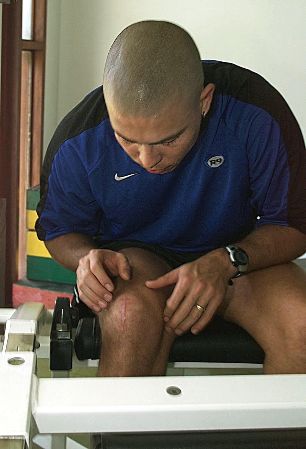 Ronaldo es el gran ejemplo de lo difícil que es tocar fondo en el fútbol luego de una lesión en la rodilla que lo dejó primero por fuera durante seis meses y que, en su regreso, lo sacó por otro año de competencia.