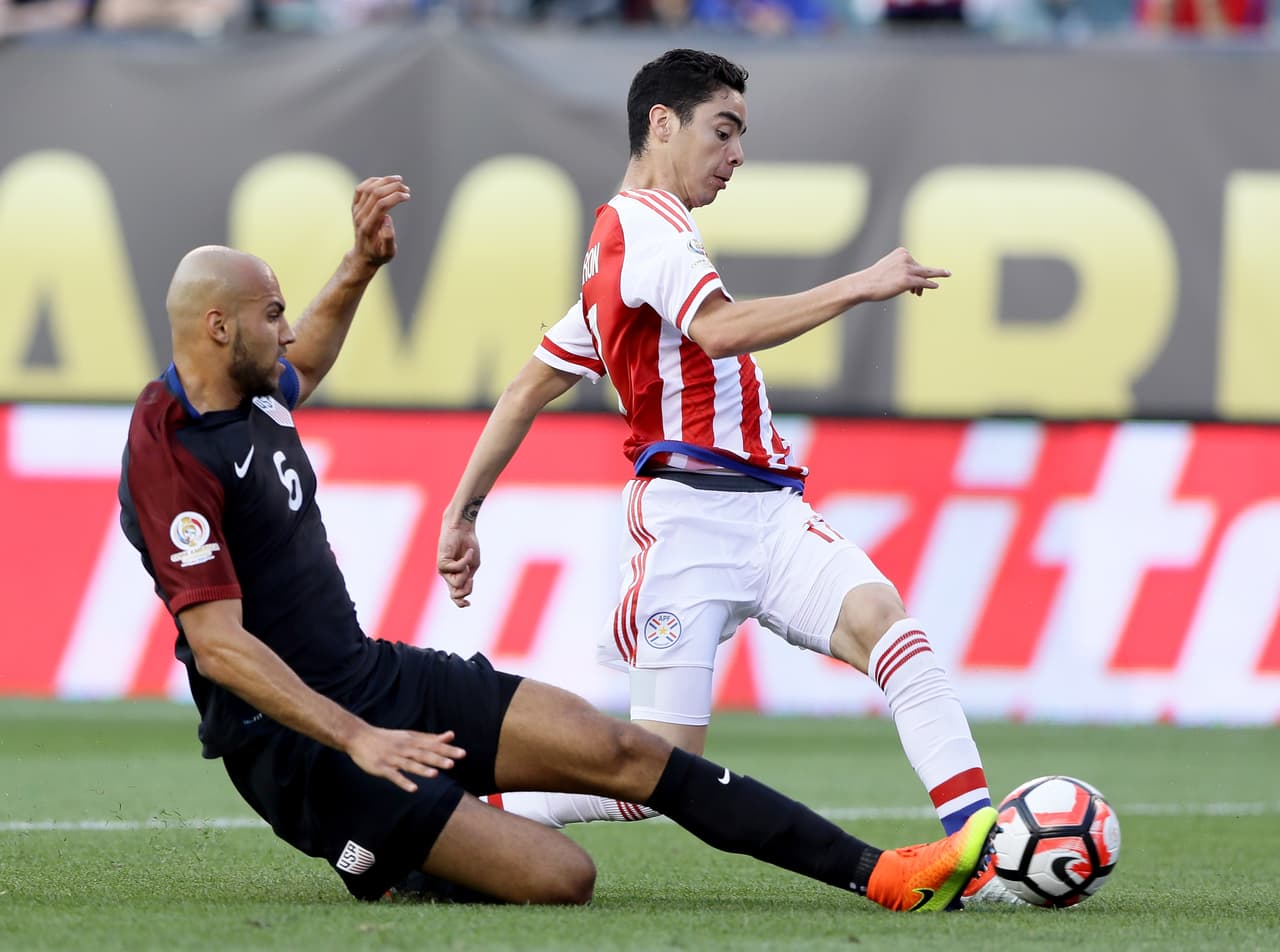 John Brooks, gran figura de Estados Unidos ante Paraguay.