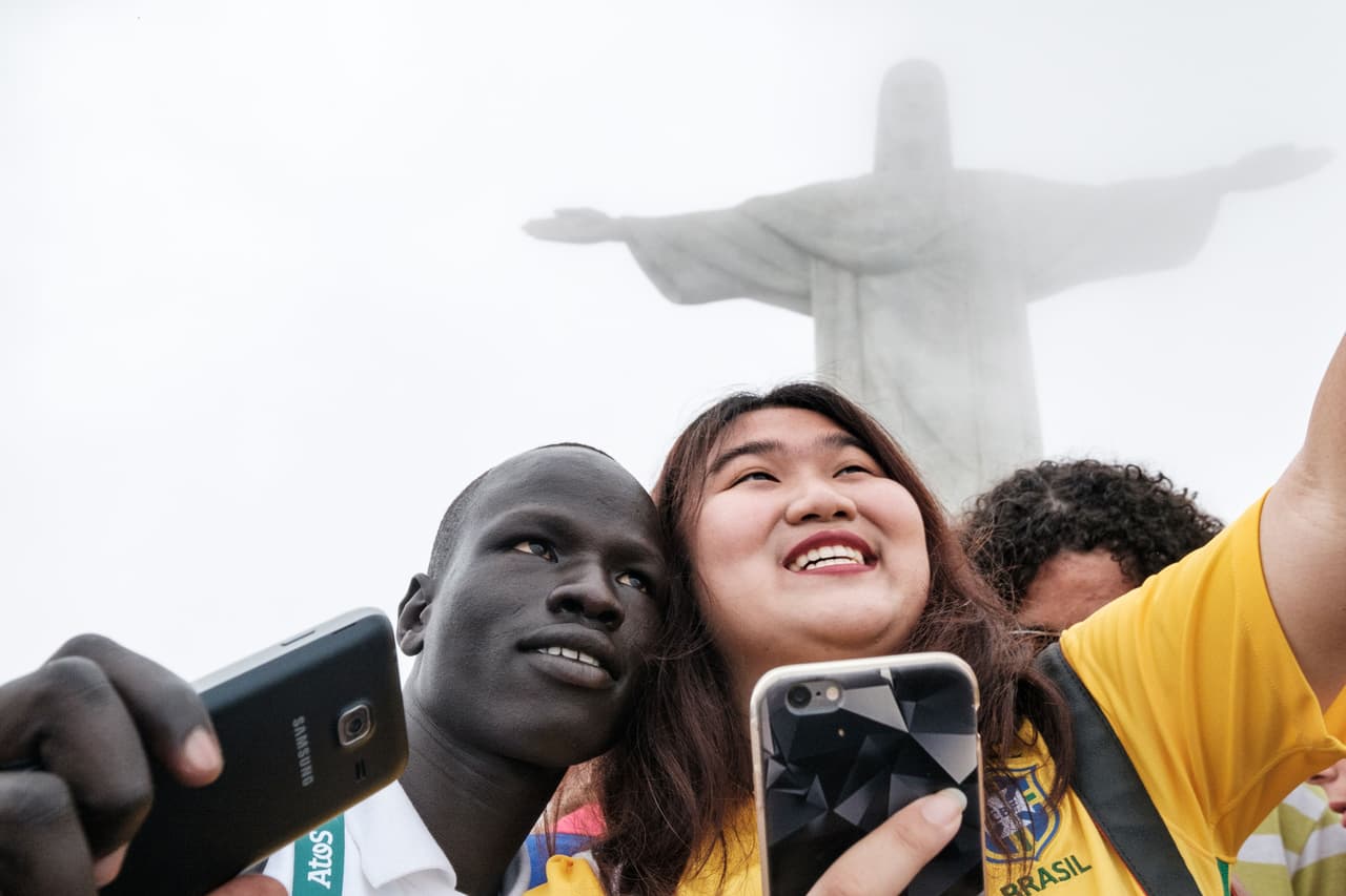 Yiech Pur Biel - Atletismo, 800m - País de origen - Sudán del Sur - Cuando su madre no regresó, el vecino decidió que Biel debería ir a un campamento de refugiados de Kakuma. Sólo era un chico, que llegó solo a un campamento que fue el hogar de cerca de 200.000 refugiados.