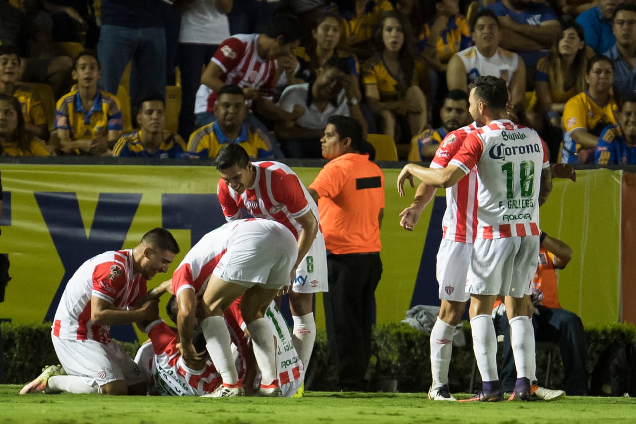 Necaxa, quien es el recién ascendido, sumó tres incorporaciones a su plantel base que le rindió frutos en el Apertura 2016 y que con un torneo similar podría mantenerse en primera, sin embargo, podría meterse en problemas si deja ir puntos en el torneo, ya que su porcentaje es muy volátil pese a que está en la sexta posición del descenso.