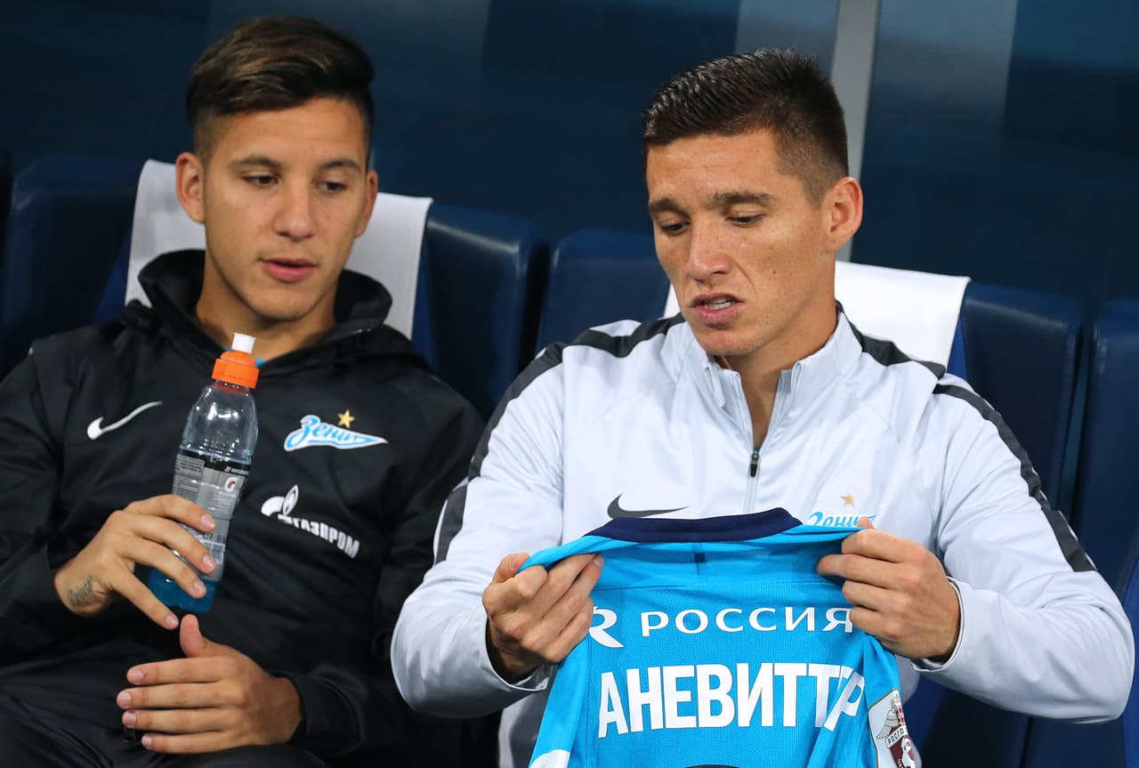 Así que el Zenit aprovechó para ofrecerle ocho millones al Atleti por el mediocampista tucumano, quien en San Petersburgo ya está reunido con el clan riverplatense.