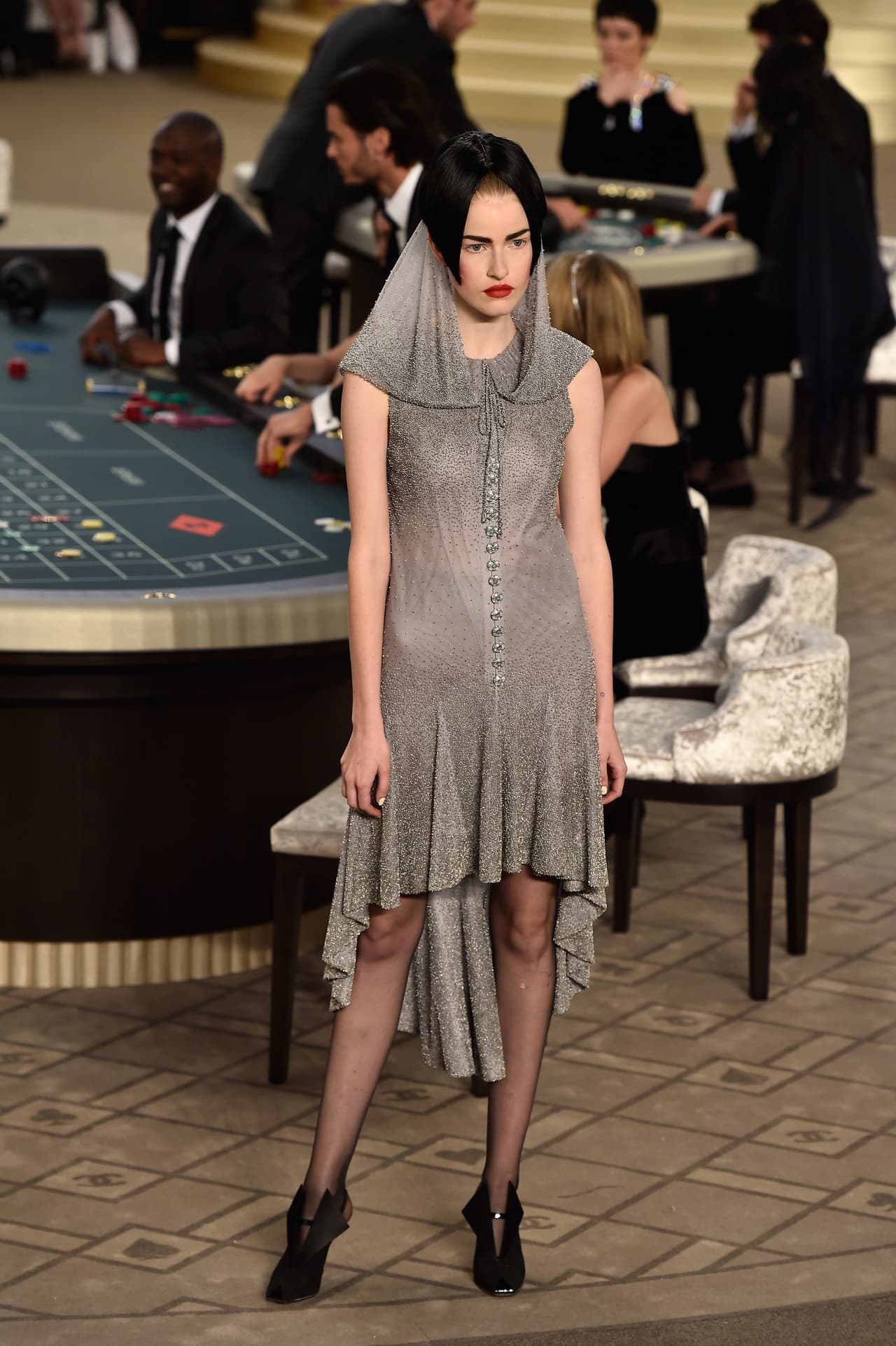 El lugar albergaba cuatro mesas de juego y más de 30 máquinas tragamonedas.