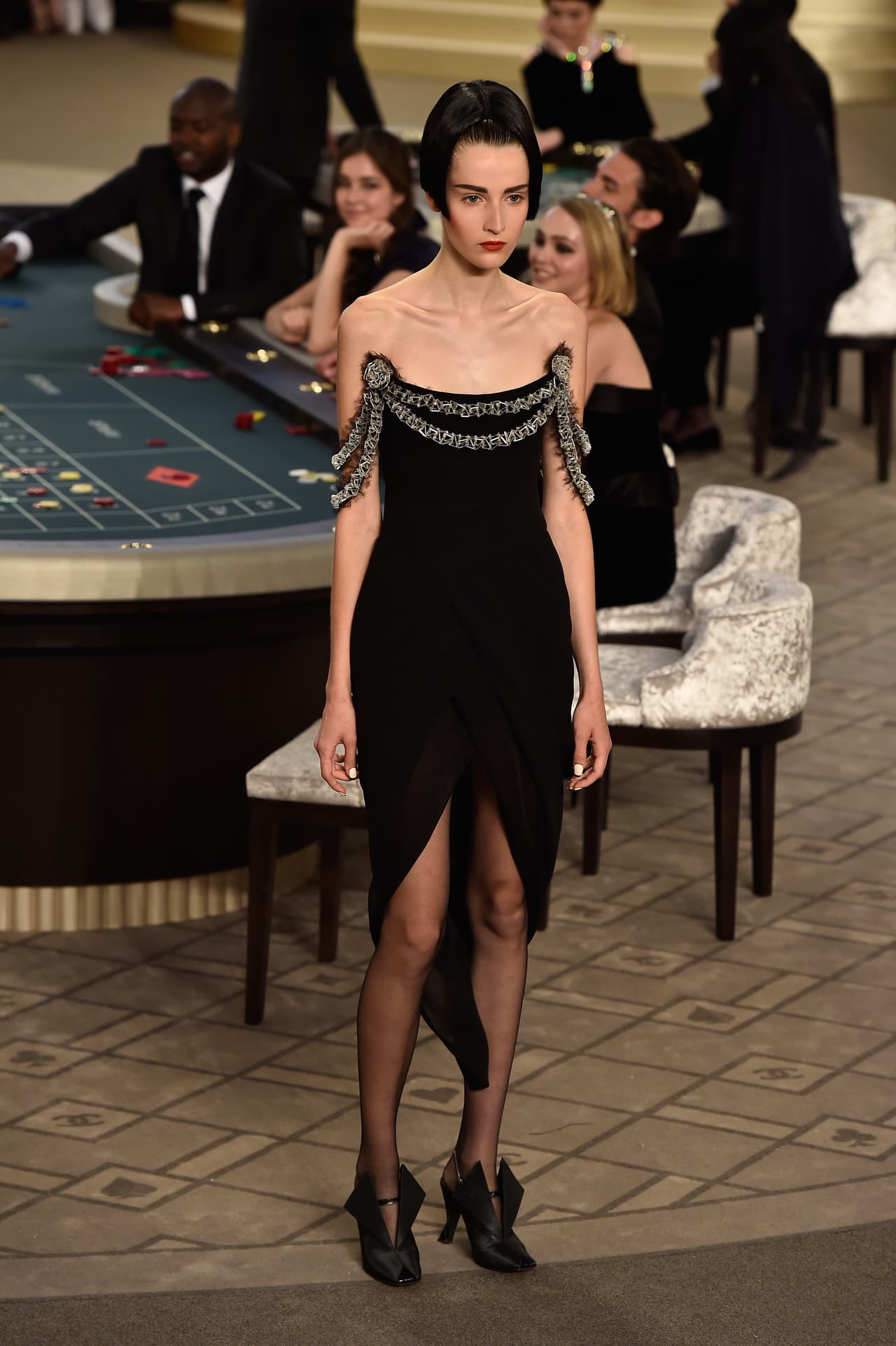 ‘Five diamons’, gritaban el referencia al perfume número 5 o ‘Trente et un Cambon’, por la dirección del taller de la fundadora, Coco Chanel.