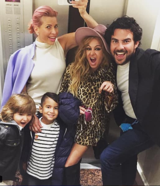 Y claro, encontró el amor otra vez con Gerardo Bazúa y tuvo otro hijo a quien llamó Eros.