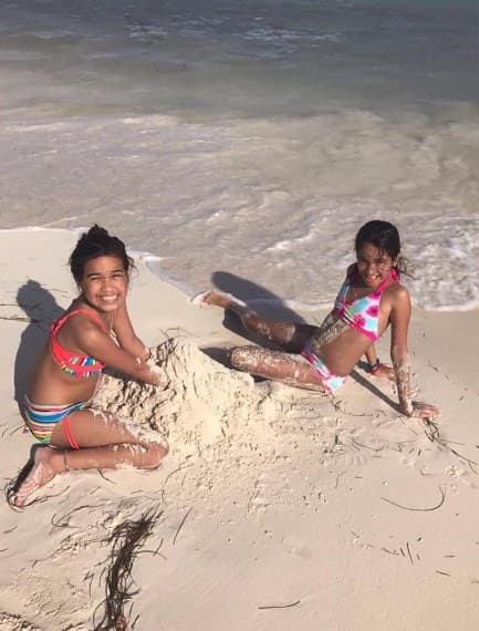 Karla Martínez es la mamá más feliz del mundo, Antonella y Michaella son sus adoradas princesas.