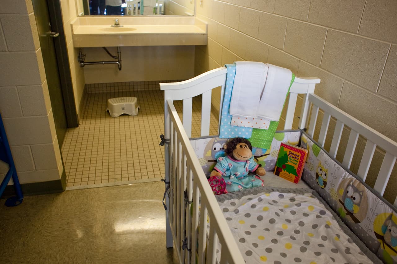 ICE no revela el número total de detenidos en el centro de detención familiar de Karnes City.