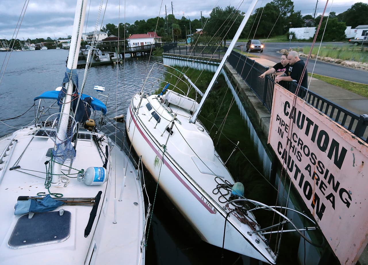 Así está este viernes 2 de septiembre la costa de Carabelle Florida, donde varios barcos perdieron sus anclajes y chocaron entre ellos por la fuerza de las aguas.