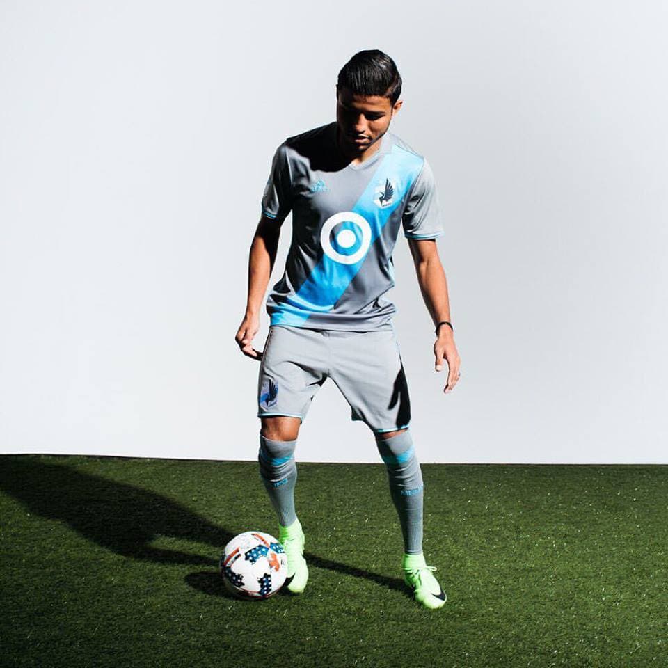 La camiseta del nuevo equipo sigue los patrones básicos del uniforme que el club norteño empleó en otras ligas menores. (Facebook | Minnesota United FC)