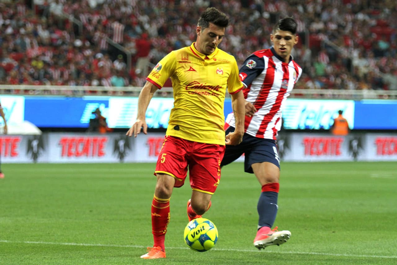 Monarcas manejó la intensidad del partido, buscando controlar el balón para evitar las embestidas de su rival.